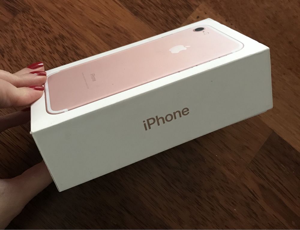 Pudełko po iPhone 7 w kolorze PINK