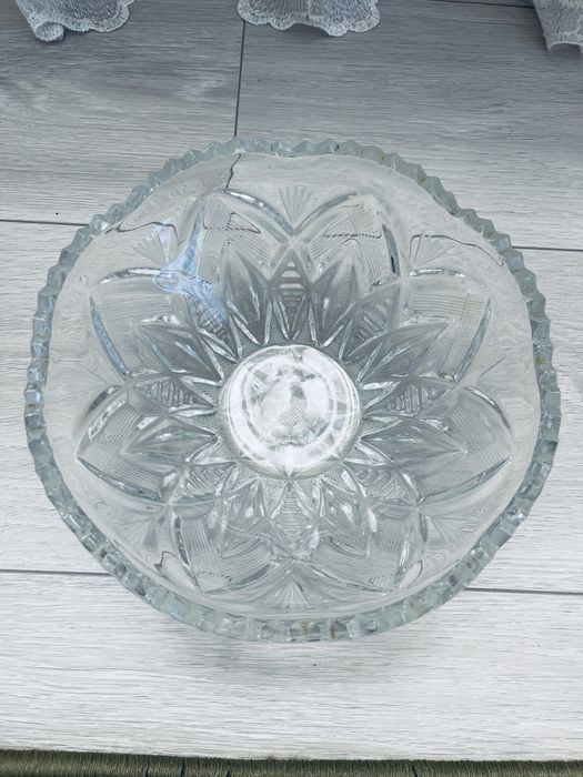хрустальна салатниця