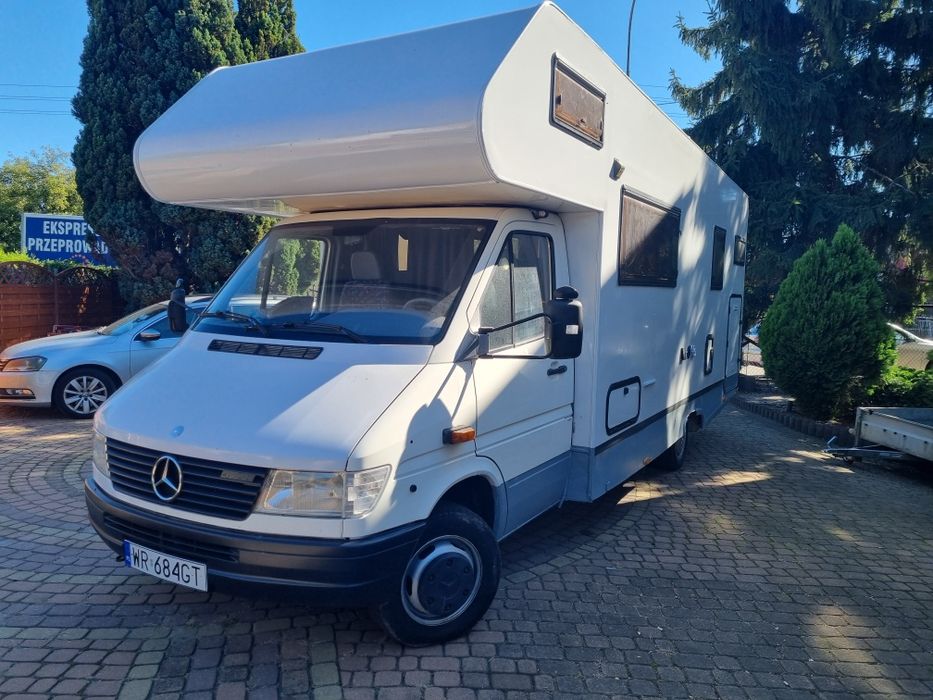 Mercedes-Benz 412 Kamper na blizniakach