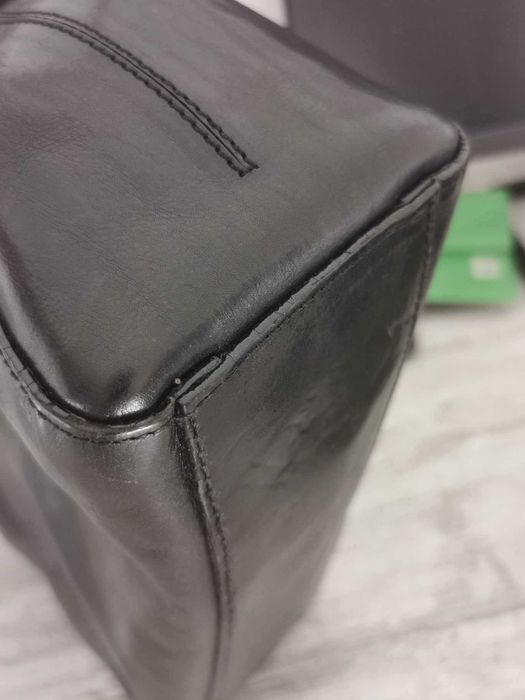 Mala de mão, preta, em pele genuína