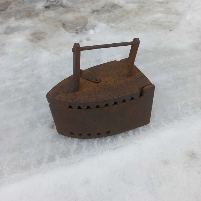 Утюг вугільний б/в