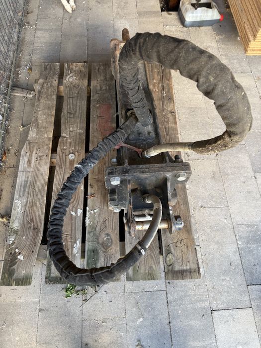 Młot do minikoparki  cat b2 hydraulic hamer