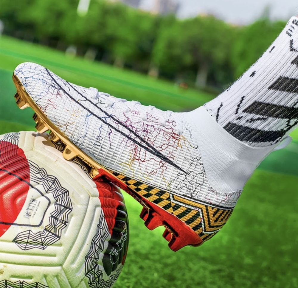 Obuwie piłkarskie sportowe korki lanki skarpeta futbolówki