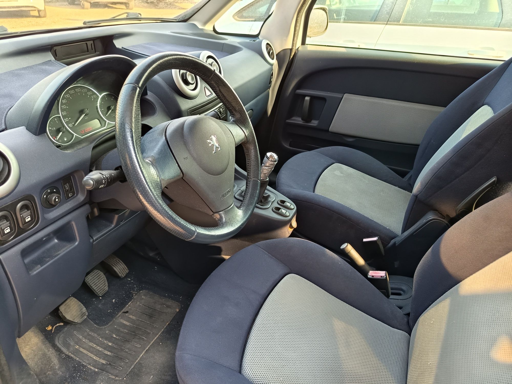 PEUGEOT 1007 - Diesel