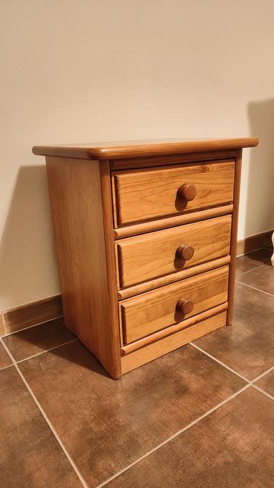 2x Mesas de cabeceira