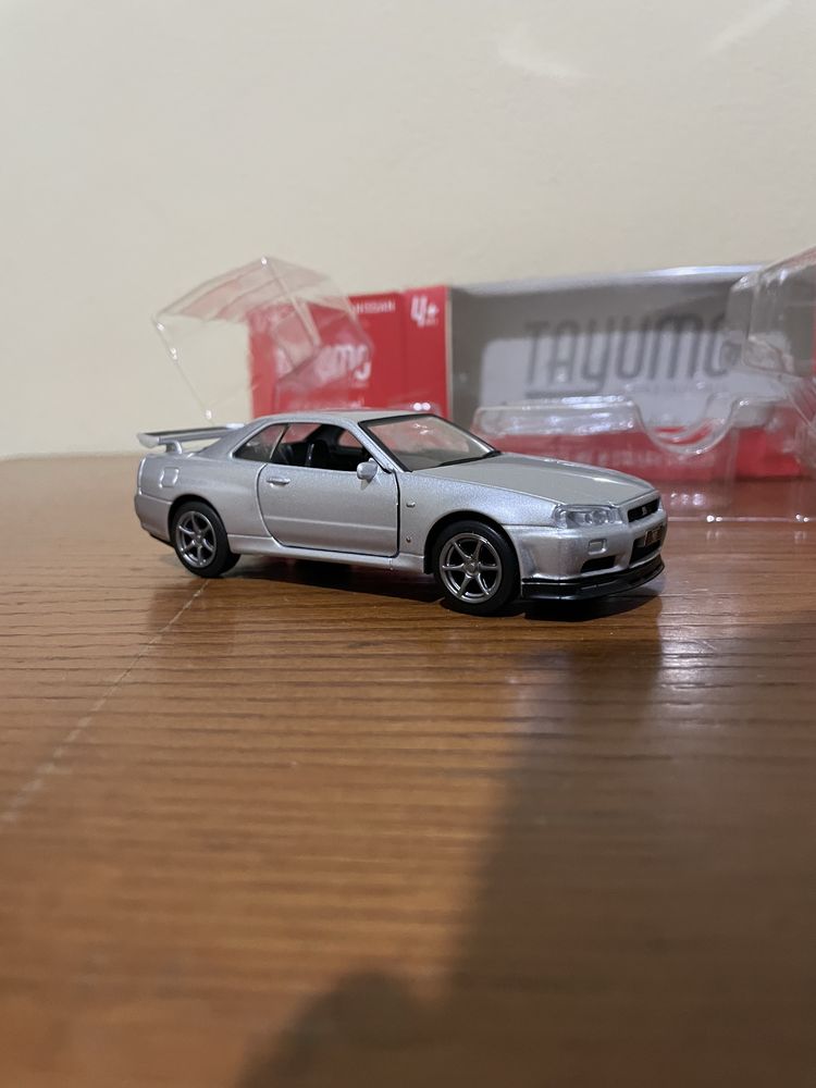 Miniaturas 1:43 - Supra , R34 e r8