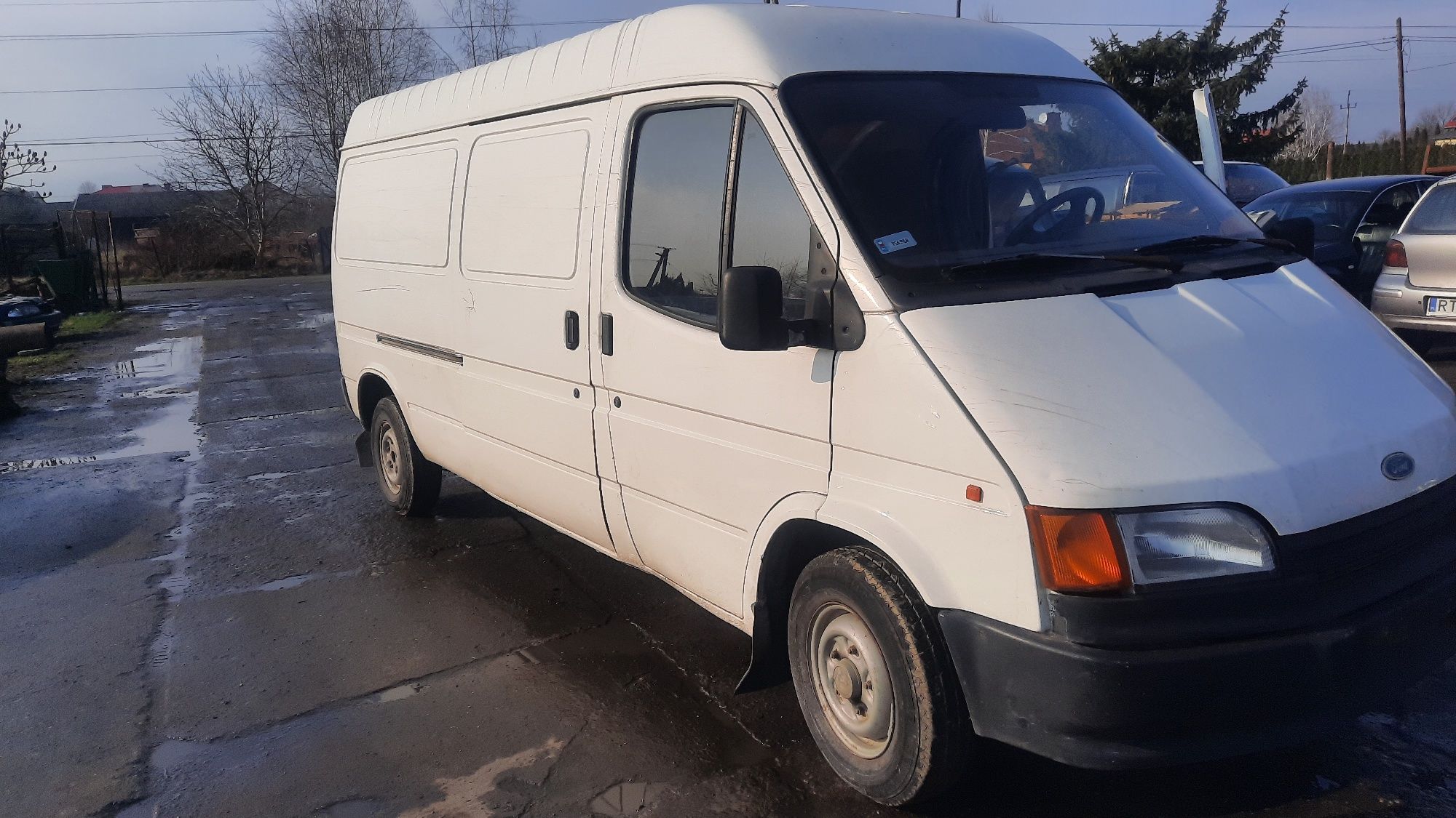 Drzwi most licznik silnik 2,5 Ford Transit 100  1992 rok części