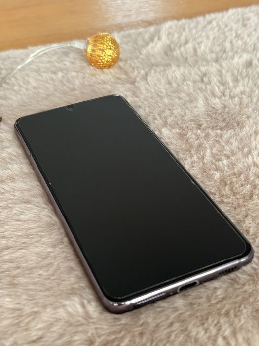 Samsung S21 5G zadbany