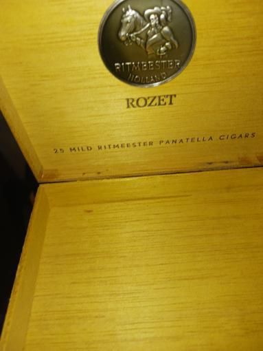 Pequena caixa rozet