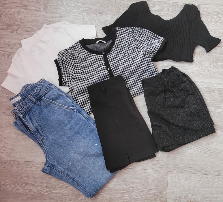 Komplet ubranek świątecznych dla dziewczynki 134-140