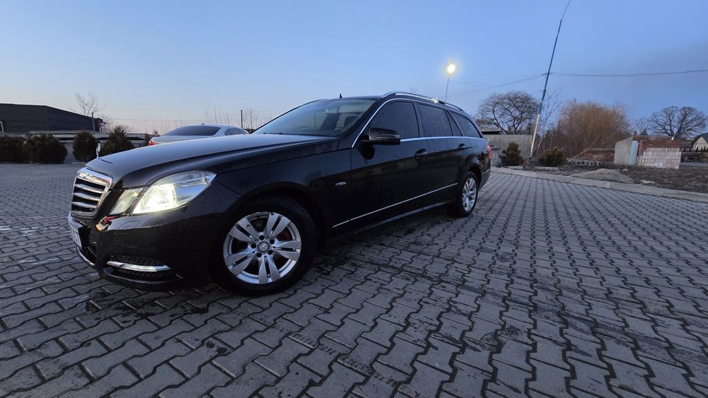 Mersedes чорний на чорному)))