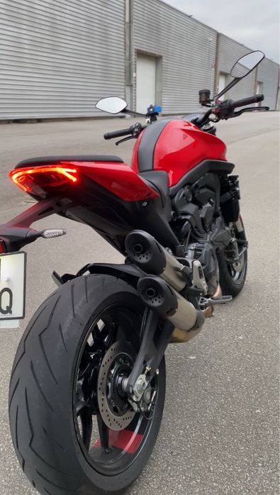 Ducati Monster 937 Red