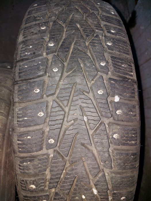 Комплект 15" колес: штампованные диски 5½J × 15 H2  + Nokian Nordman 7