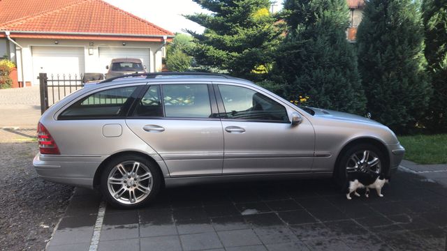 Sprzedam mercedes c-klasę 180 kompresor