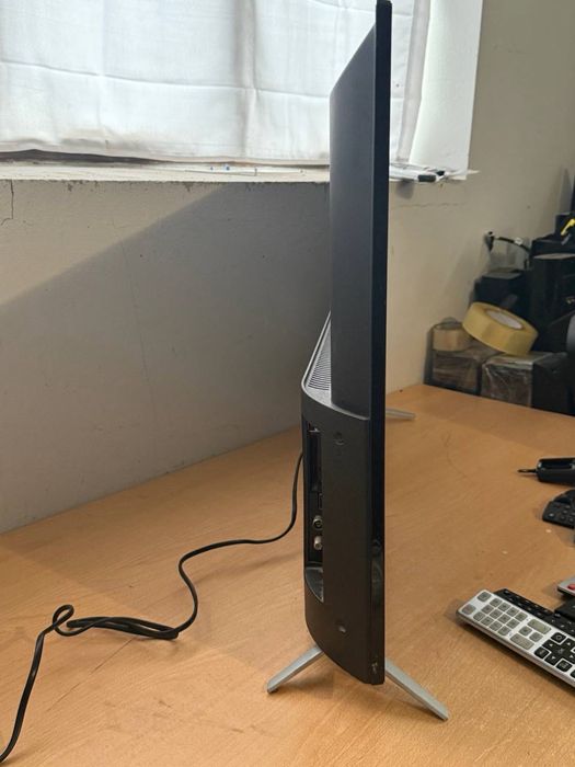 Телевізор Sharp – 40”, Full HD, Smart TV, ніжки та пульт