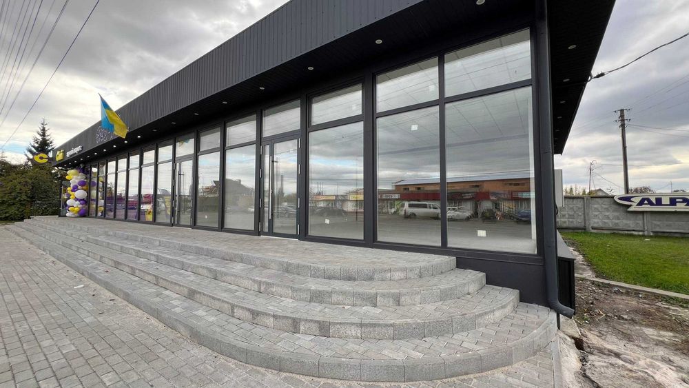 Оренда ФАСАДНОГО комерційного приміщення 54,1 м.кв. в ЦЕНТРІ м. САРНИ