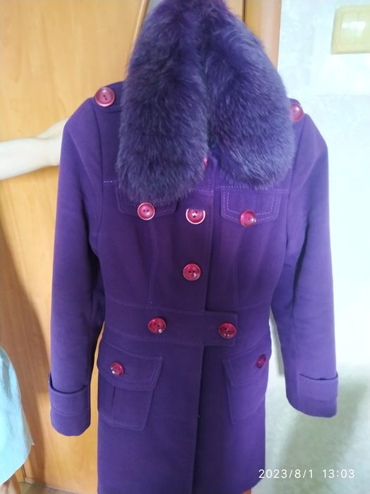 Продам женское пальто с песцом