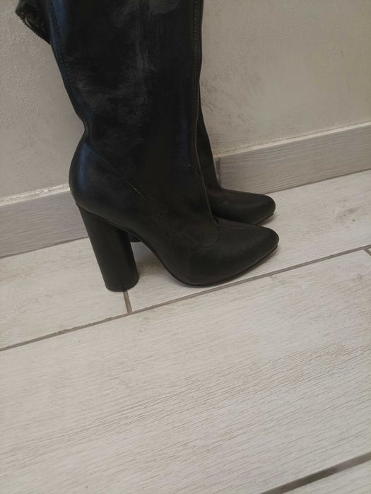 Черевики на каблуку
