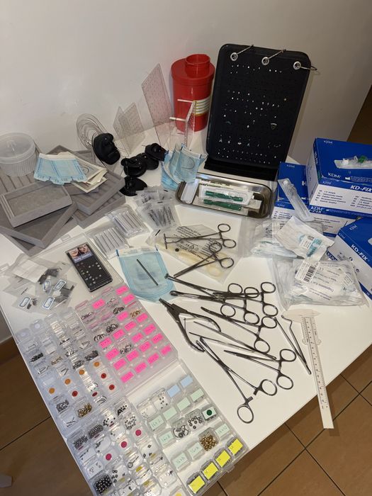 zestaw do piercingu