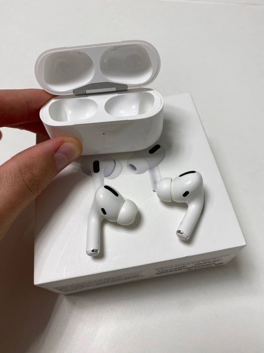 Продам AirPods Pro with MagSafe Case