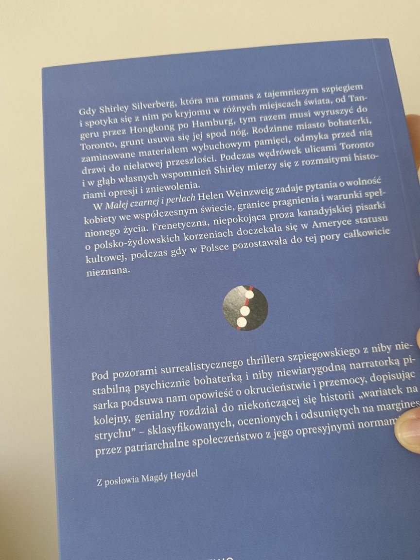 Mała czarna i perły Helen Weinzweig