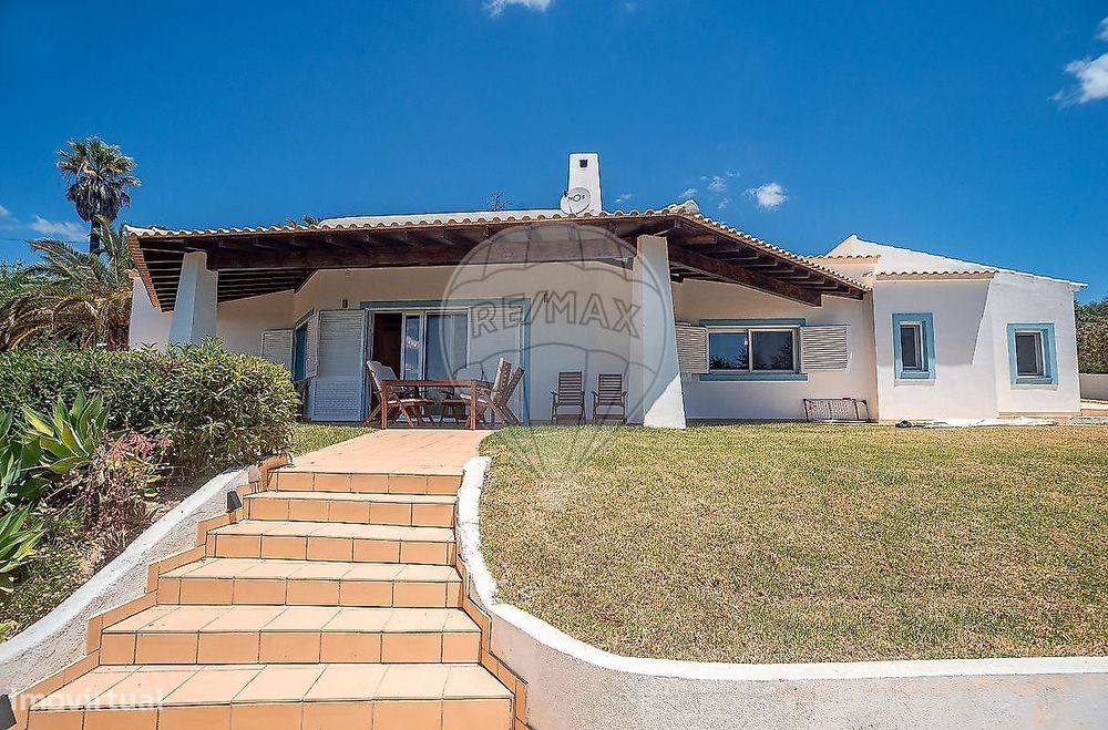 Moradia T4 para arrendamento