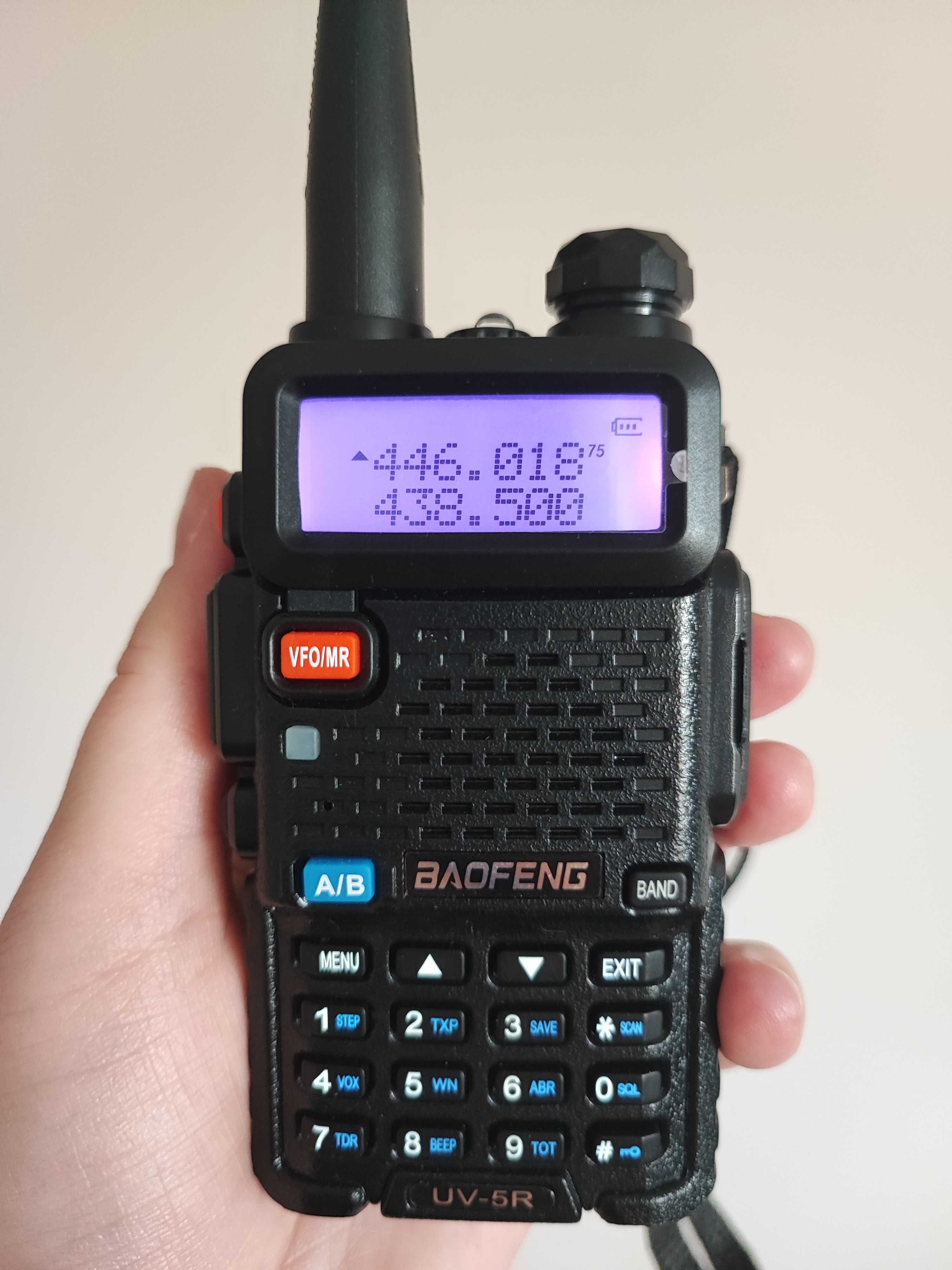 Рации Baofeng UV-5R + Кабель для прошивки + Зарядка от USB