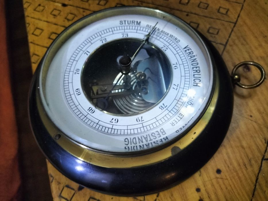 Stary barometr veranderlich