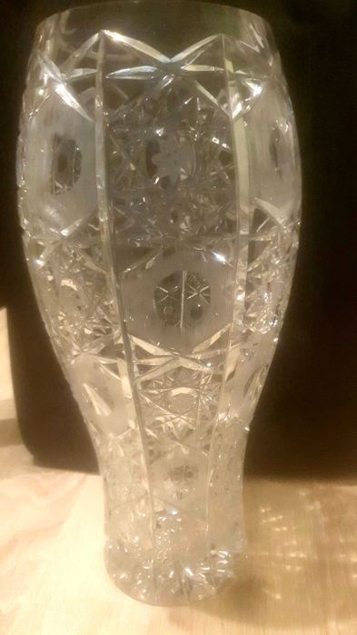 Wazon vintage ze szkla z okresu prl. Krysztal, szklo prasowane, antyk
