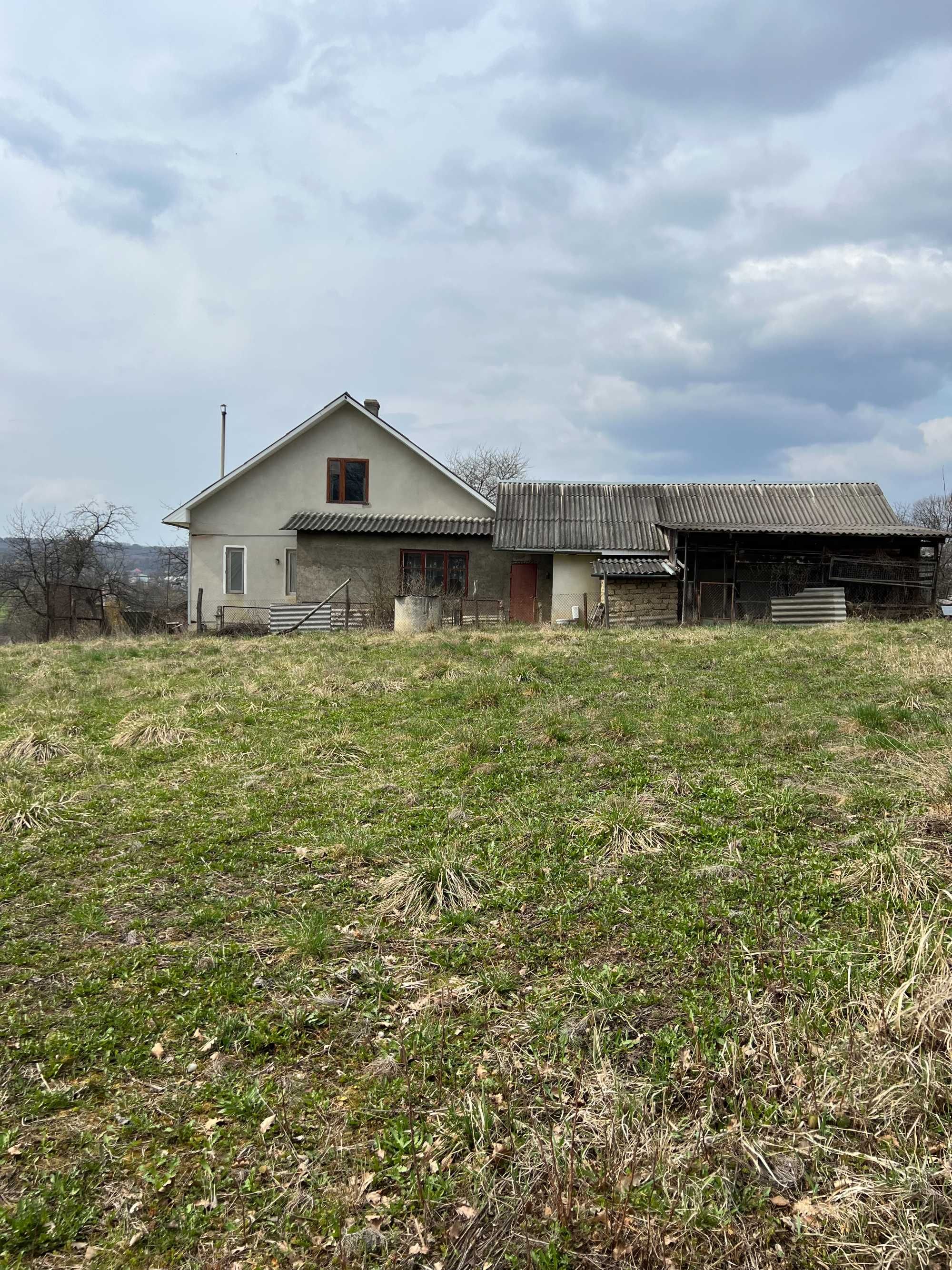 Продаж! Два будинки в жилому стані + гараж