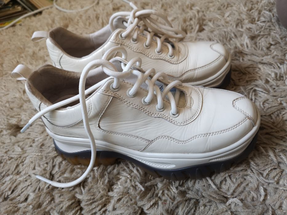 Кожаные белые кроссовки. Ботинки. Миратон. Кожа