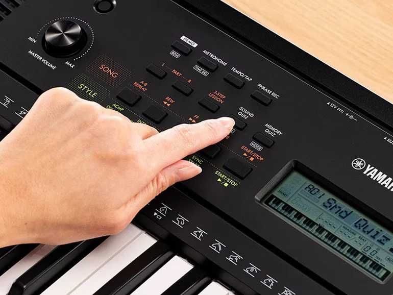 YAMAHA PSR E283 keyboard