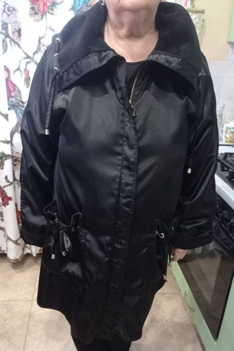 Зимова жіноча куртка