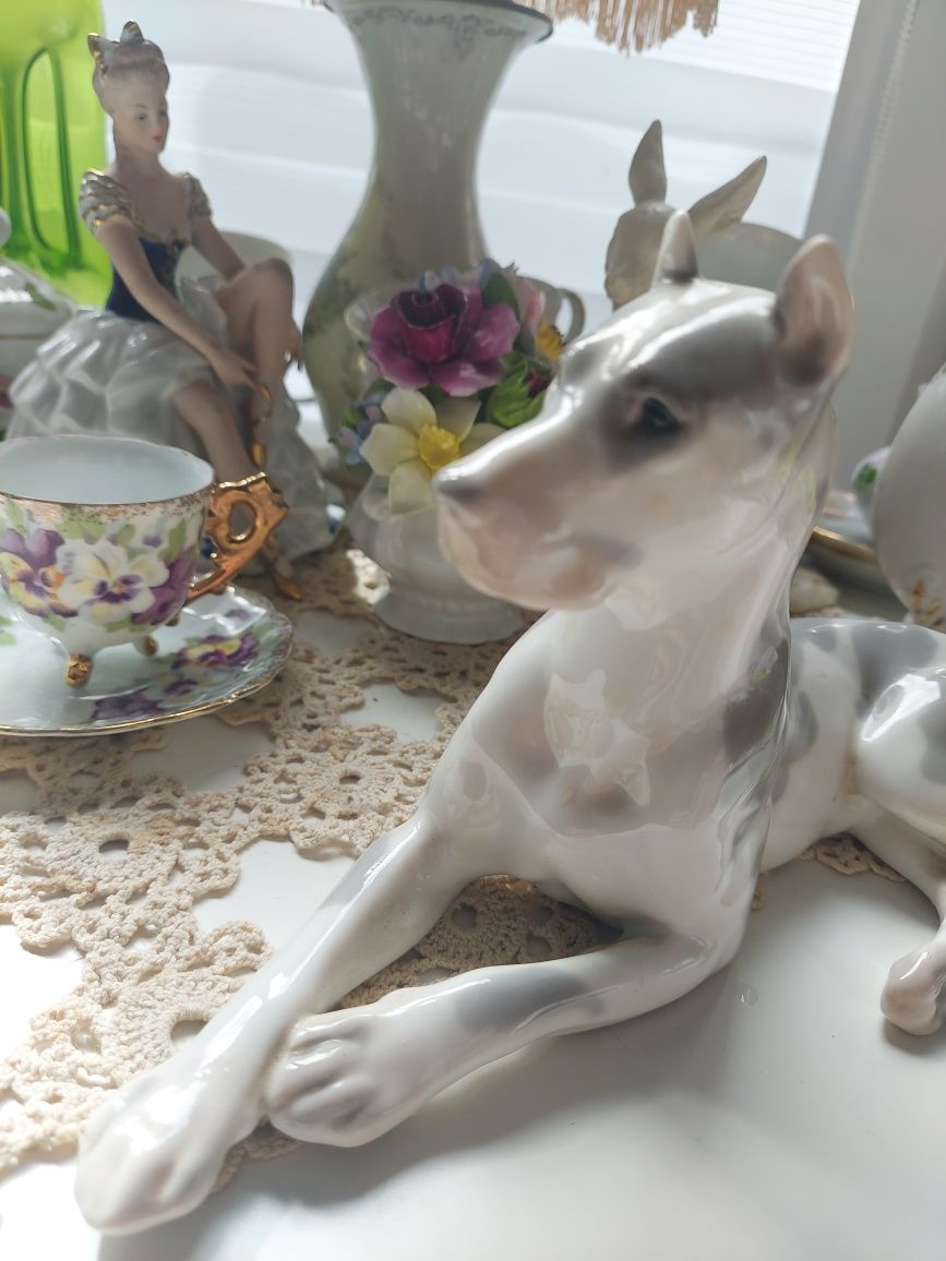 Łomonosow pies  , figurka dog , porcelana łomonosov