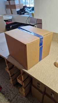 Karton klapowy / pudełko / 38 x 39 x 30 cm