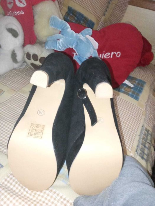 Sapatos de salto alto