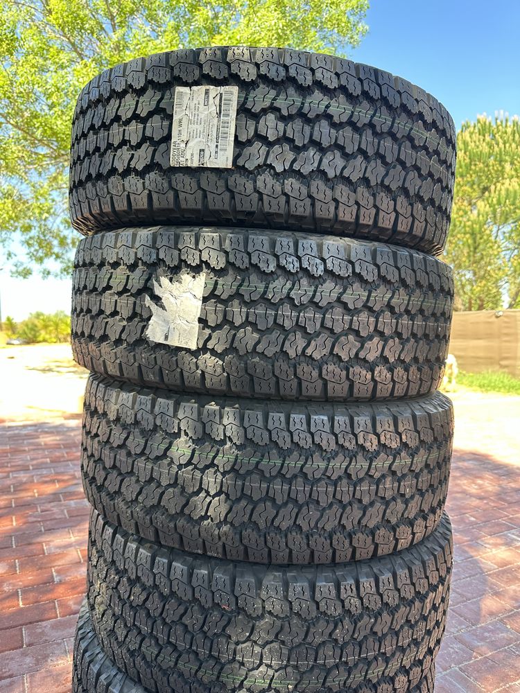 Pneus novos Goodyear Wrangler 265/60 r18