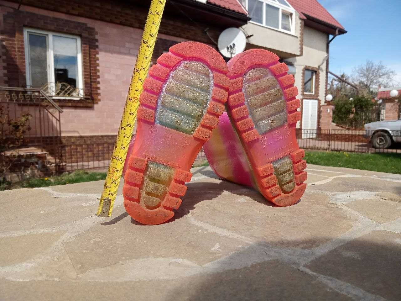 Дитячі чобітки сапожки, вироблено в Британії, розмір 22, стелька 15 см