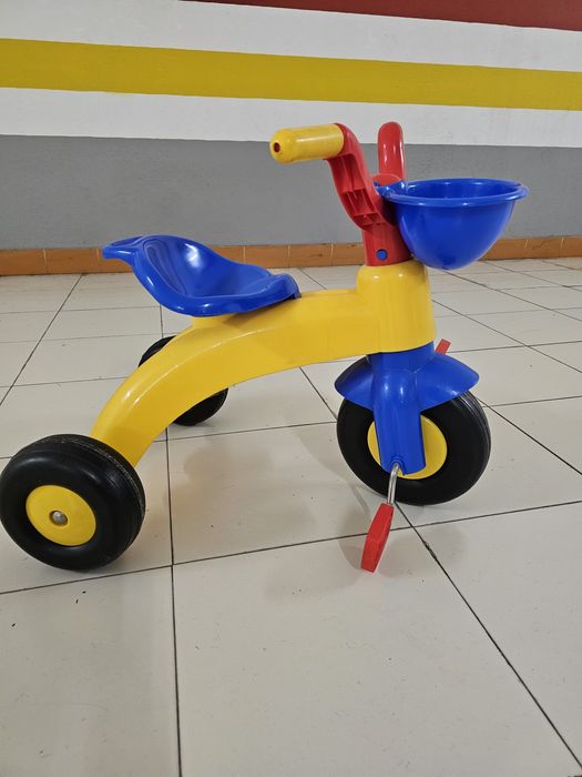 Triciclo de criança