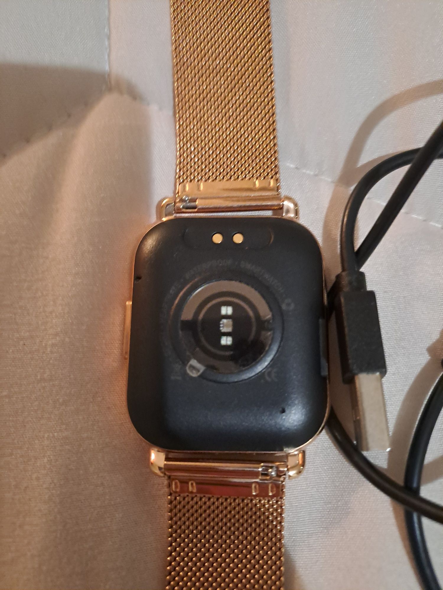 Smartwatch Dourado