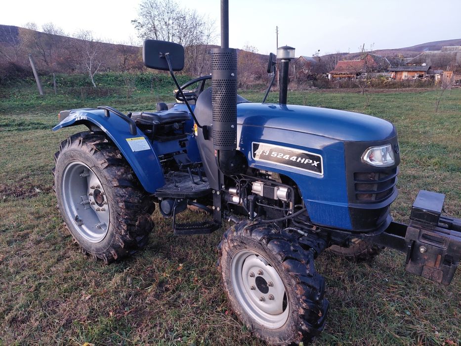 Трактор ДТЗ5244НРХ