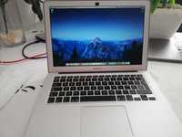 MacBook AIR 13  i5 256GB SSD Laptop