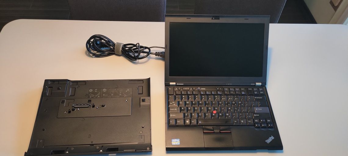Lenovo x220, dysk SSD, stacja dokująca z CD ROMem