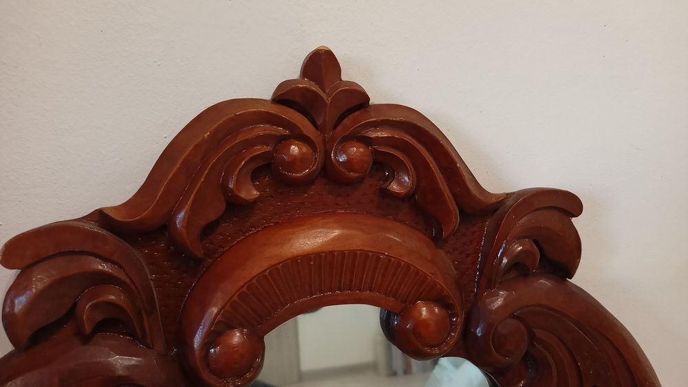 Drewniane lustro wiszące ozdobne rzeźbione