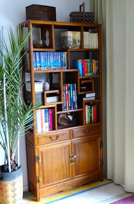 Indyjski kredens / witryna  w orientalnym stylu z salonu AlmiDecor