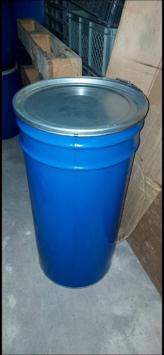 Latas metálicas c/ tampa e fecho metálico 100 litros 77x38