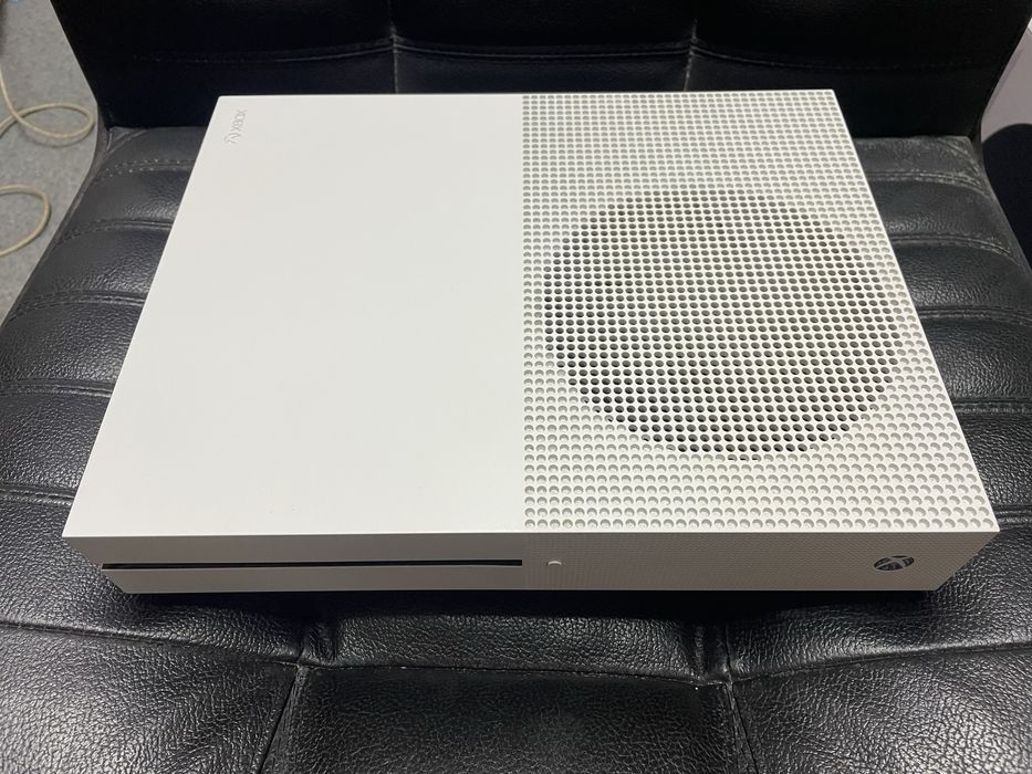 Игровая приставка Xbox One S