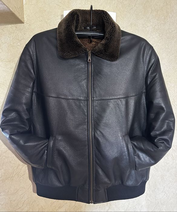 Чоловіча, чорна, шкіряна зимова куртка
