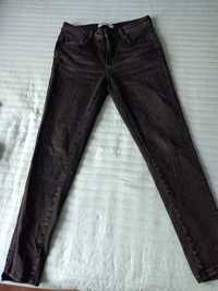 Spodnie damskie czarne dżinsowe rozm. 38 firmy ZARA