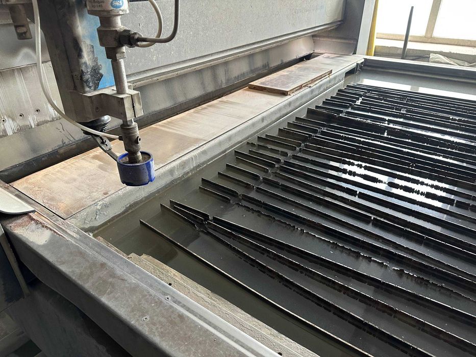 Maszyna do cięcia wodą waterjet STM MasterCut V2 3020 2D